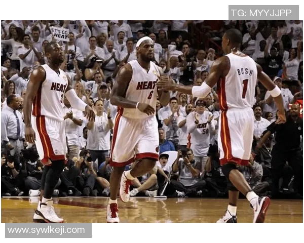 2013年NBA经典对决勇士队与热火队的巅峰对抗回顾