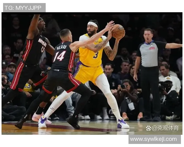 季后赛激战湖人对决热火精彩直播全程回顾与分析